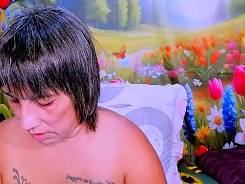 indianroxy's Live XXX Chat