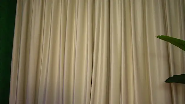 Czat XXX na żywo – FoxieJullia