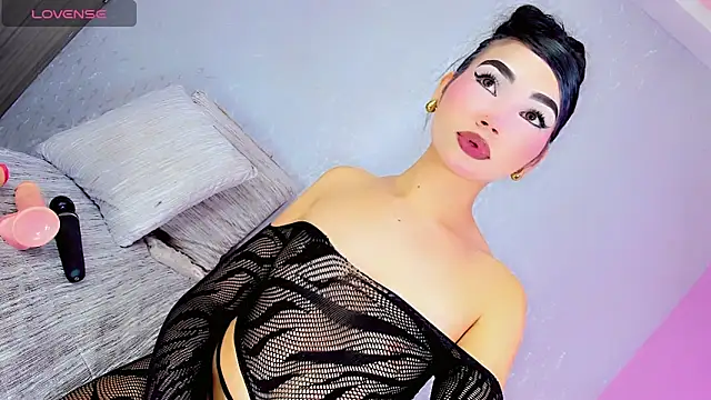 In_coral webcam show