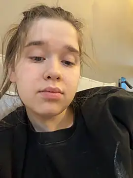 Онлайн чат XXX HornyGirlH