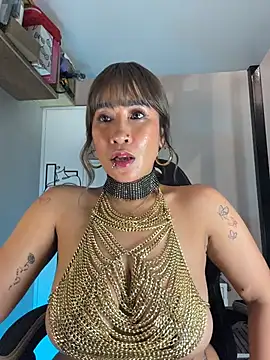 Pokazy przed kamerką – AsianMilfSheryl