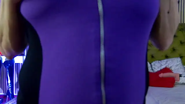 LadyTouch Adlı Modelin Canlı XXX Sohbeti