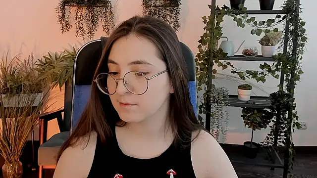 دردشة VirtuallVoyant الجنسية المباشرة