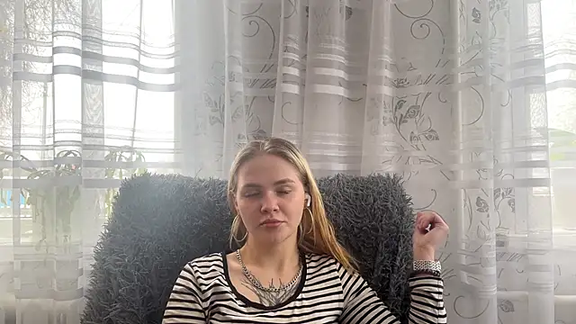 MichaelaStruckhoff Live XXX Chat