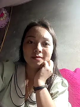 Rose-222 Chat XXX in diretta