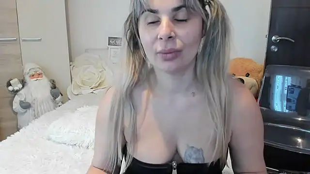 sweetemy4u Adlı Modelin Canlı XXX Sohbeti