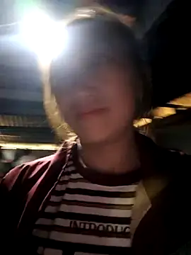 Zhan99999 即時 XXX 聊天