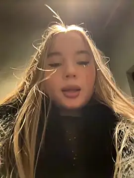 VineraSweet Adlı Modelin Canlı XXX Sohbeti