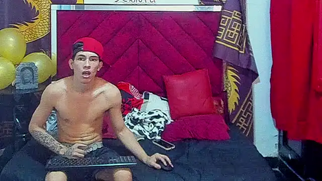 Pride_couple Chat XXX in diretta