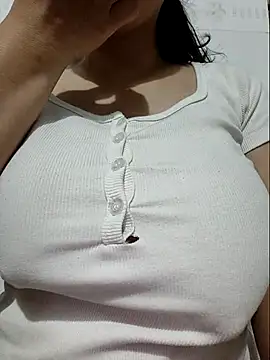 Chatroom XXX en direct de Shine_Mai