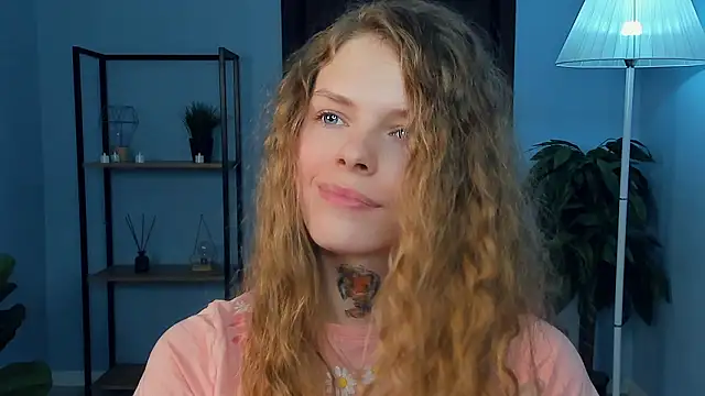 RayaNenlia's Live XXX Chat