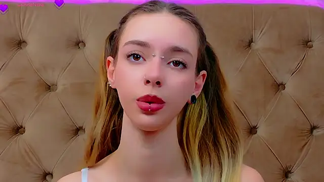 Czat XXX na żywo – CoraVex