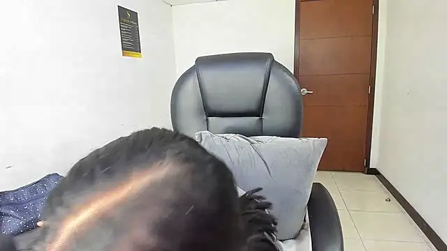 Czat XXX na żywo – Aisha_hotts777