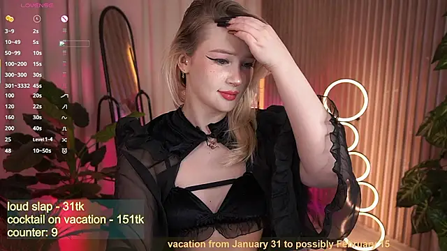 LauraWifeness: онлайн-секс-чат