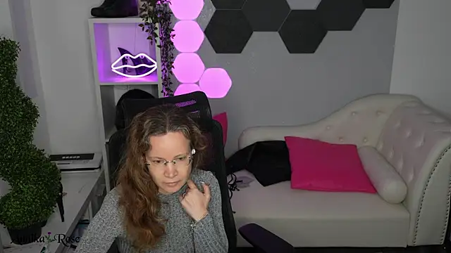 Chat +18 de AnnikaRose ao vivo