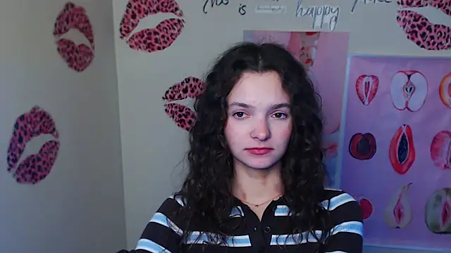 _SusieSu_ Adlı Modelin Canlı XXX Sohbeti