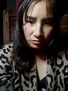 Belinda-686: онлайн-секс-чат