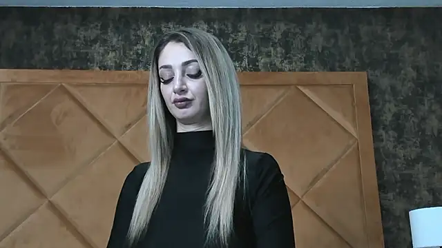 PatriciaStorm Chat XXX in diretta