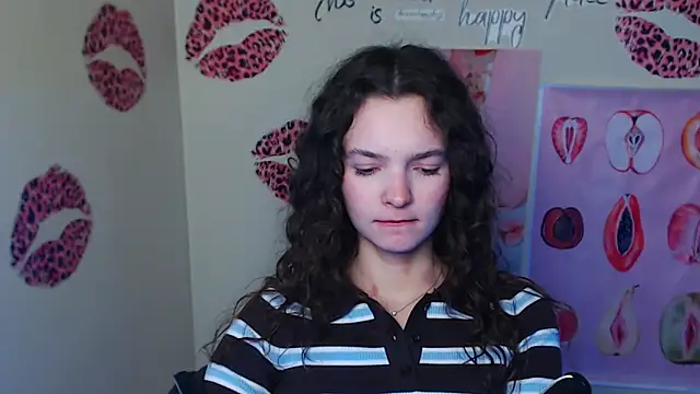 _SusieSu_ Adlı Modelin Canlı XXX Sohbeti