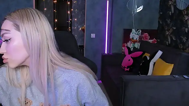 Blckmirrorr: онлайн-секс-чат