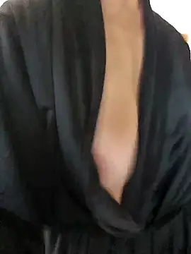 lucamila2903 Adlı Modelin Canlı XXX Sohbeti