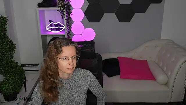 AnnikaRose 라이브 XXX 채팅