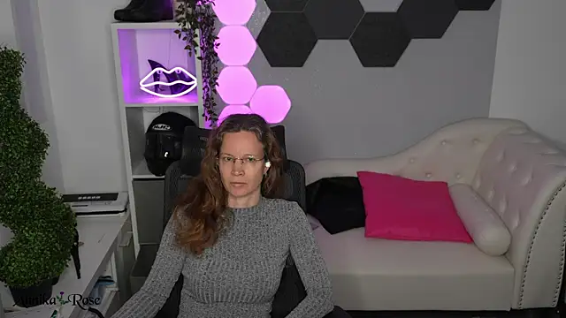 AnnikaRose Chat XXX in diretta