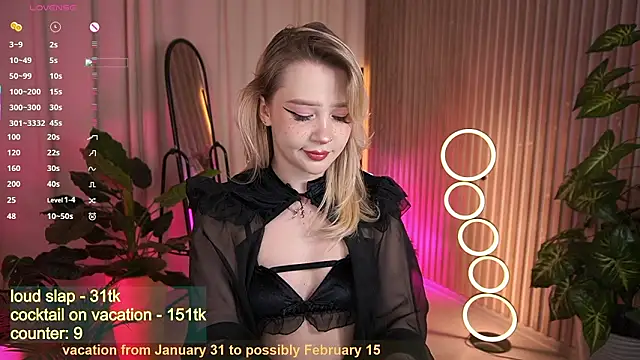 LauraWifeness Chat XXX in diretta