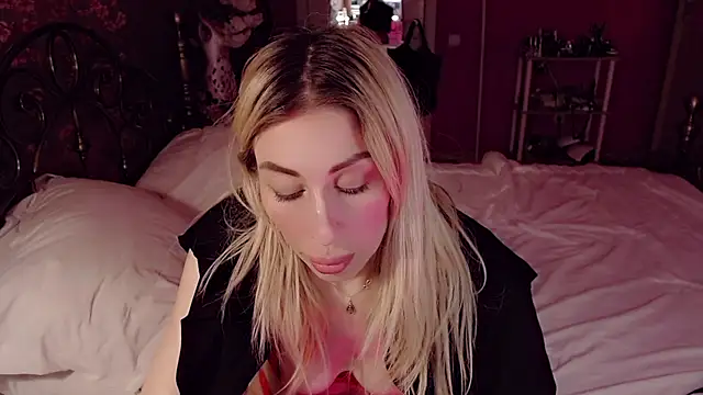 AnnieGOld_ Adlı Modelin Canlı XXX Sohbeti