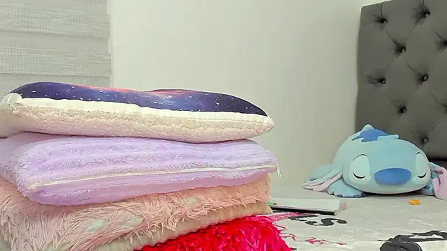 Elizabeth_18_のライブXXXチャット