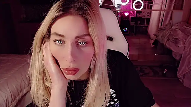 AnnieGOld_: онлайн-секс-чат