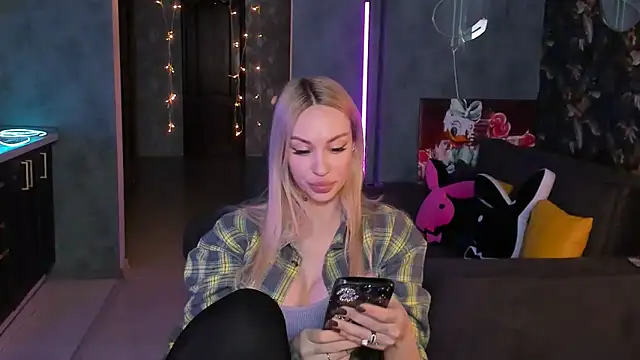 BlckmirrorrのライブXXXチャット