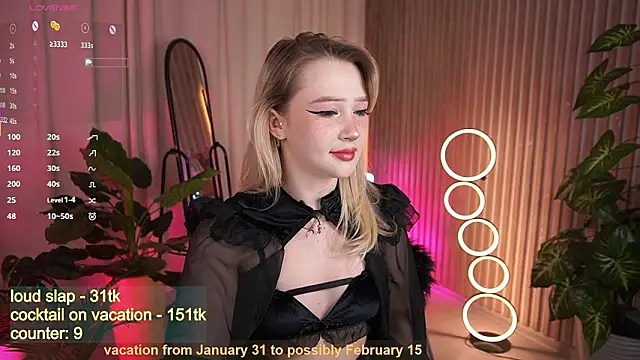 LauraWifeness Chat XXX live