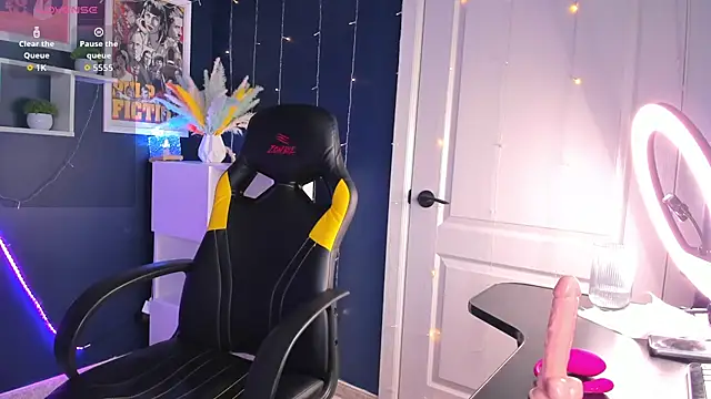 Lena_Barnes: онлайн-секс-чат