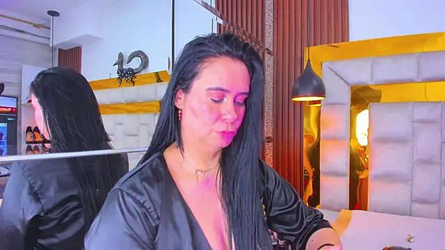 bigass_monic Live XXX-chat