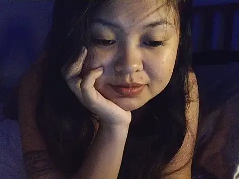 Chillntalkmami élő XXX-chatje