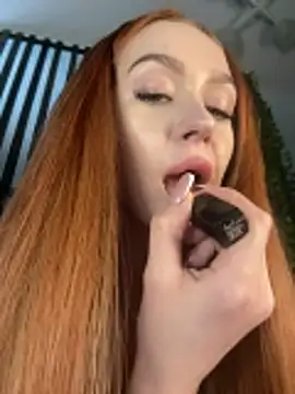 LittleFox___ Adlı Modelin Canlı XXX Sohbeti