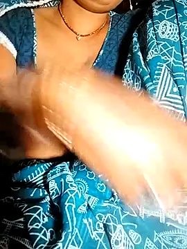 Hot_bhabhi300's Live XXX Chat