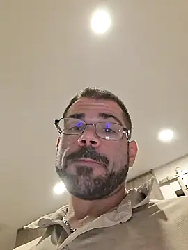 Zander823 现场XXX聊天