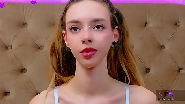 CoraVex Adlı Modelin Canlı XXX Sohbeti