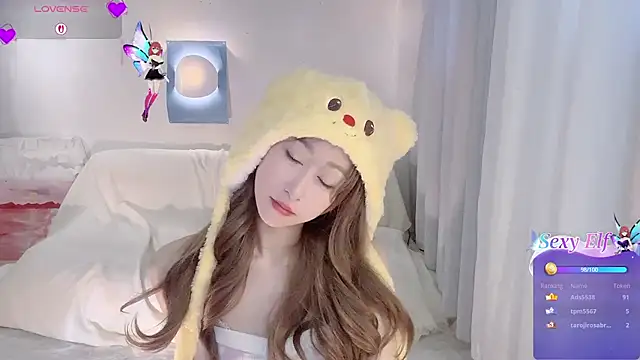 Fayebae_11 élő XXX-chatje