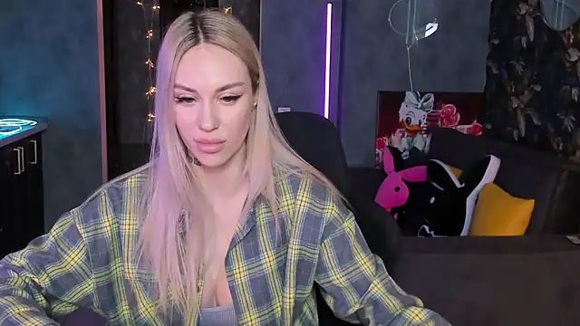 Blckmirrorr Adlı Modelin Canlı XXX Sohbeti