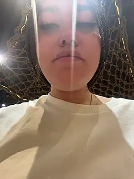 KiraSunshine 即時 XXX 聊天