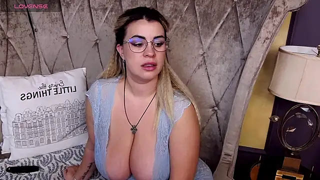 BustyGizelleのライブXXXチャット