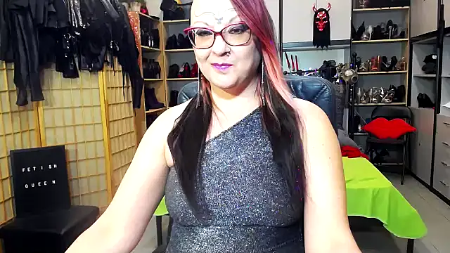 LindaDaemonX's Live XXX Chat