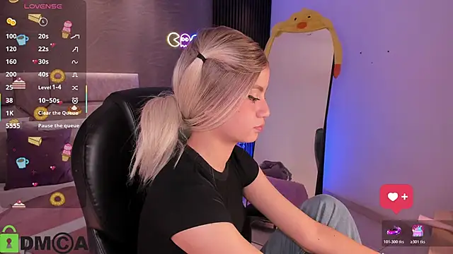 Arinextdoor élő XXX-chatje