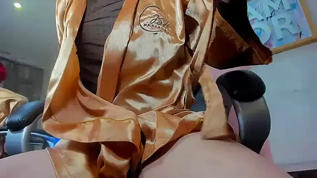 Mila_Leon: онлайн-секс-чат