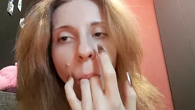 TiaraHenegan Live XXX Chat