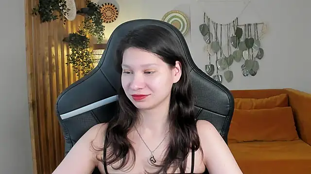 SaraDenars Adlı Modelin Canlı XXX Sohbeti