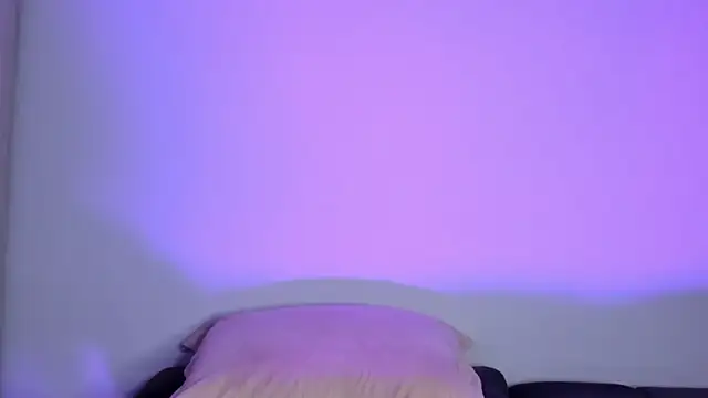 ViolettM Adlı Modelin Canlı XXX Sohbeti